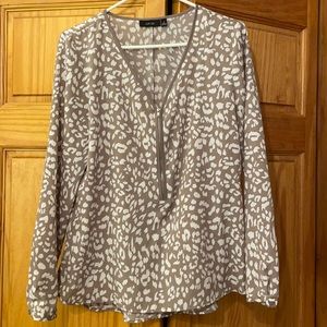 Apt. 9 Cheetah Print, Zipper front Blouse Size M